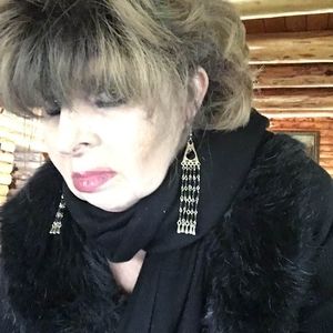 Meet your Posher, Mack lisa